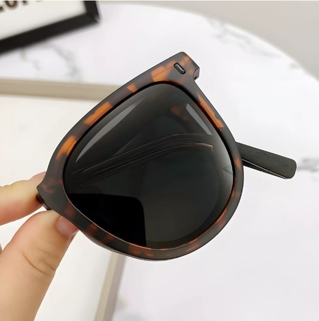 Folding sunglasses for women with a high-end feel 468655961